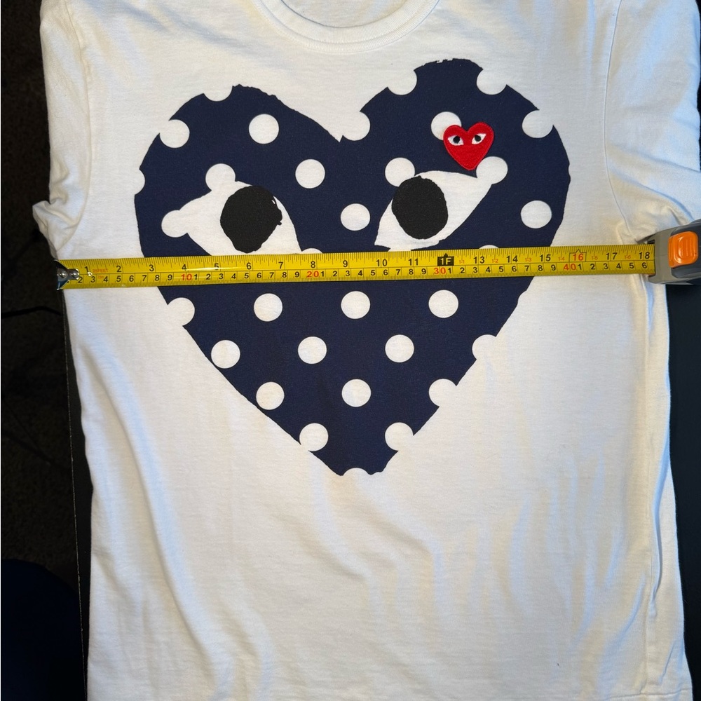 Comme des Garcons. PLAY. 
White Tee with Navy Polka Dot Heart - Picture 8 of 14